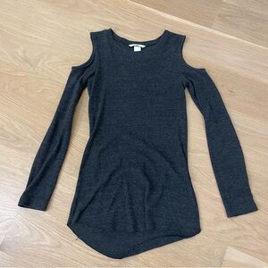 H&M cold shoulder long sleeved top size xs